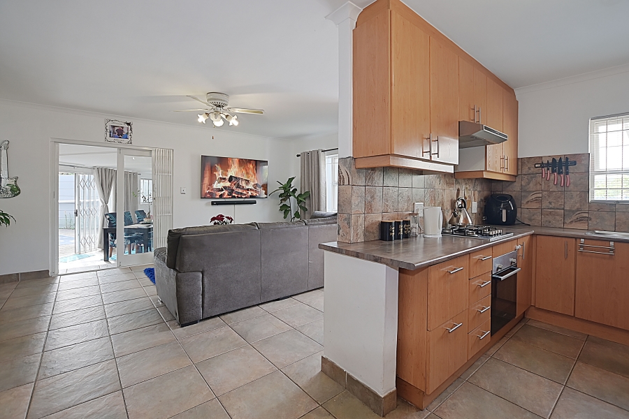 3 Bedroom Property for Sale in Table View Western Cape